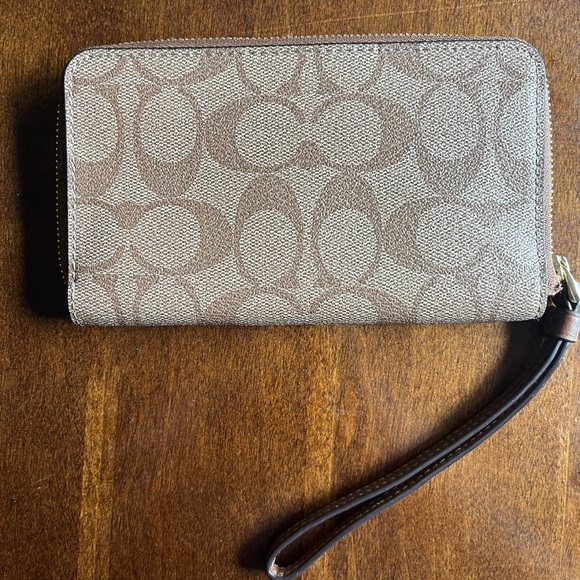 Coach Wristlet - Picture 2 of 3